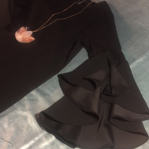 Fate by LFD Black shift dress with trumpet sleeves - Picture 6 of 6